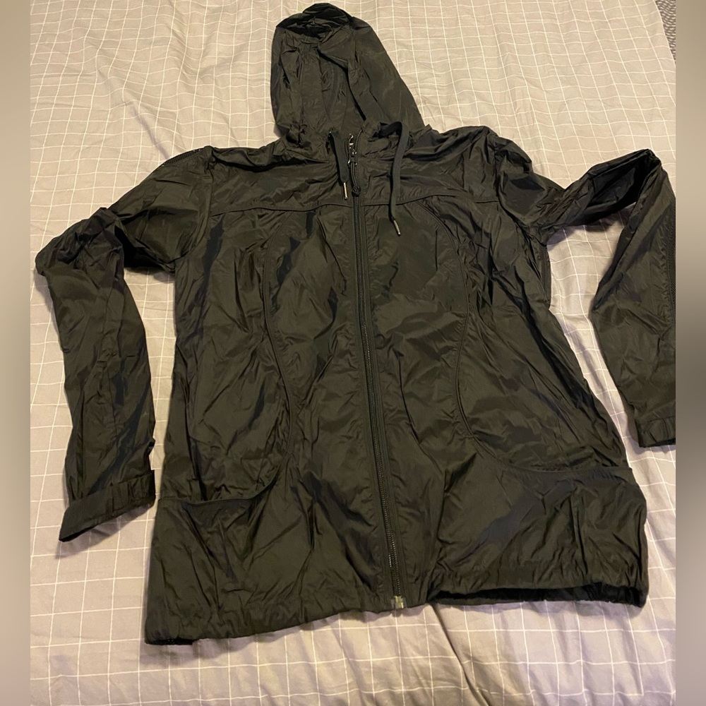 Lululemon black rain jacket. Size 6/medium tag removed.
